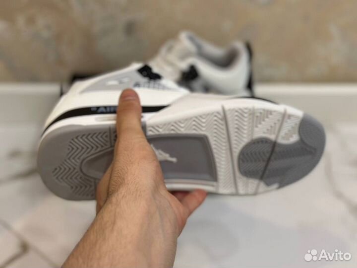 Кроссовки Nike Air Jordan 4 белые