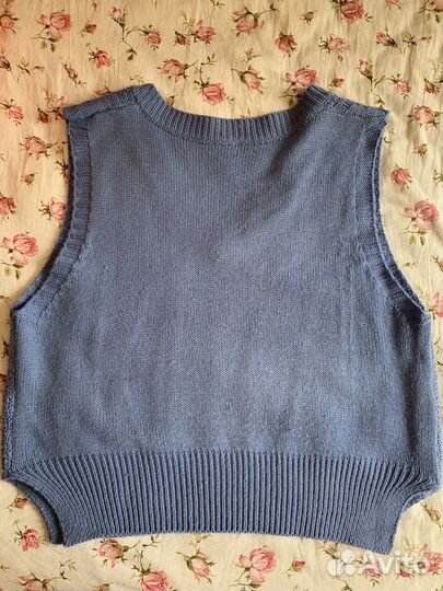 Вязанная жилетка