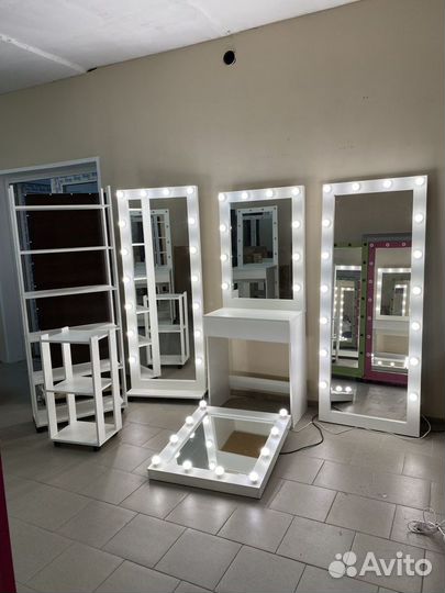 Гримерное зеркало с подсветкой