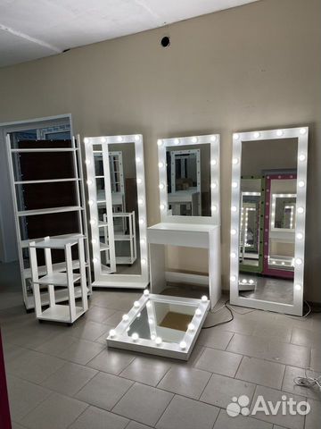 Гримерное зеркало с подсветкой