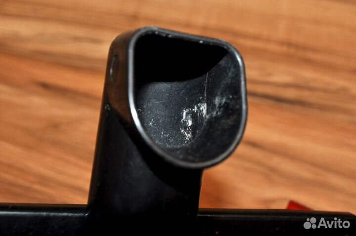 Верхняя часть пылесборника пылесоса Vitek VT-1833