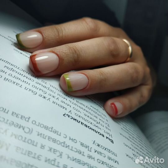 Маникюр в салоне