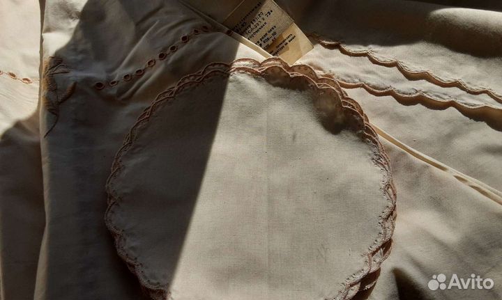 Скатерть круглая строчевышитая с салфетками