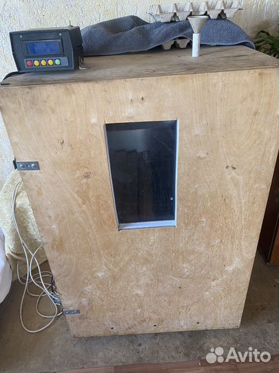 Инкубатор на 380 яиц