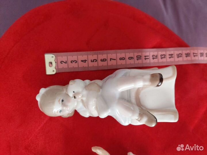 Фарфоровые статуэтки