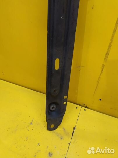 Кронштейн радиатора Citroen C4 2005-2011