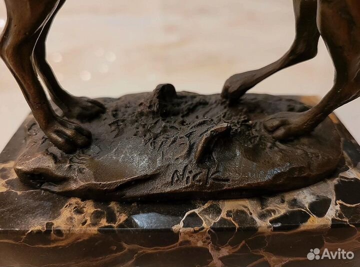 242770 Статуэтка Дерущиеся зайцы