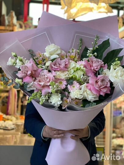 Букеты и цветы с доставкой. Букет гигант