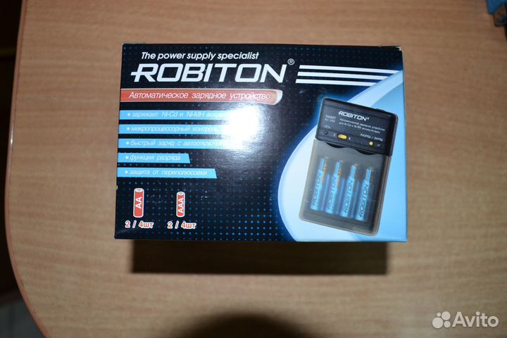 Зарядное устройство robiton smart S 100