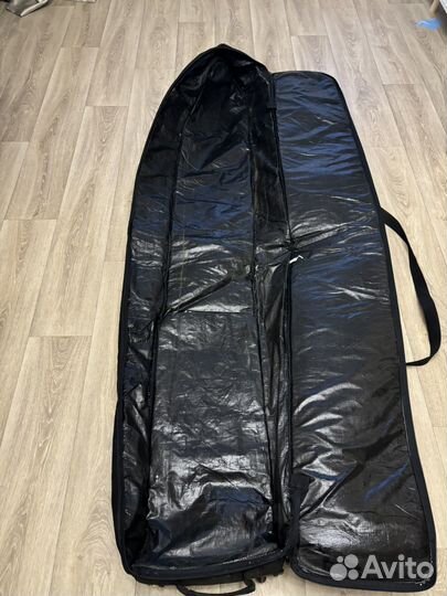 Чехол для сноуборда на колесах dakine