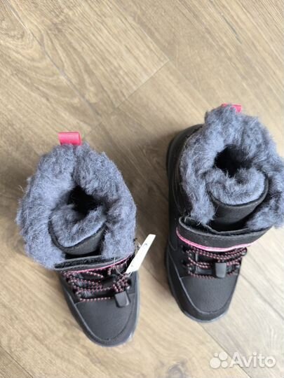 Зимние ботинки новые на девочку 30