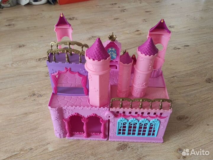 Замок для кукол