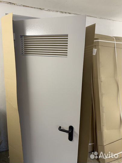 Дверь для кладовки или тамбура