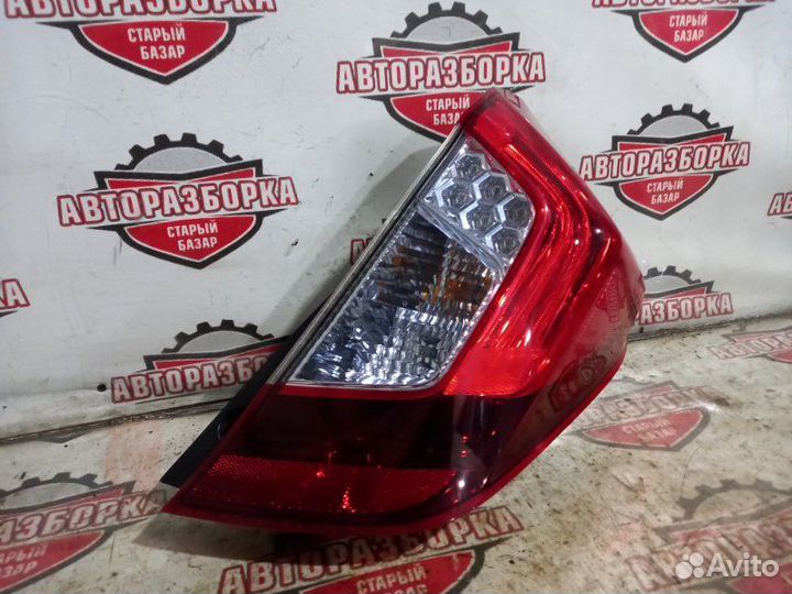 Фонарь задний правый Honda Fit GP5 LEB