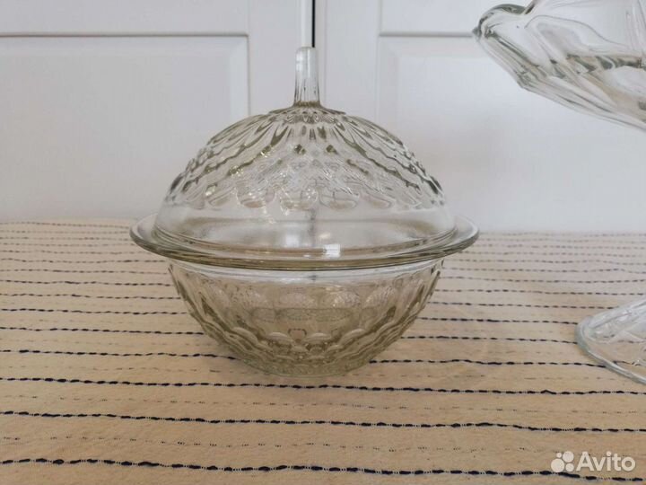 Вазы на ножке, конфетница с крышкой