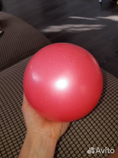 Мяч, скакалка для художественной гимнастики