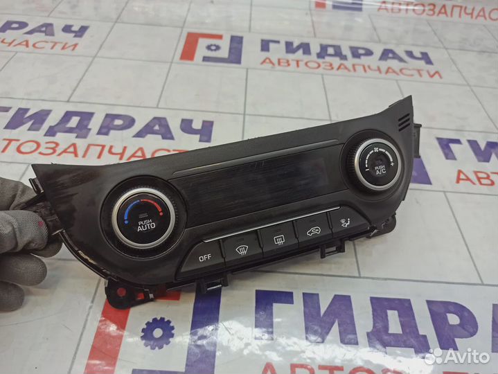Блок управления климатической установкой Hyundai Creta 97250-M0205-PGB