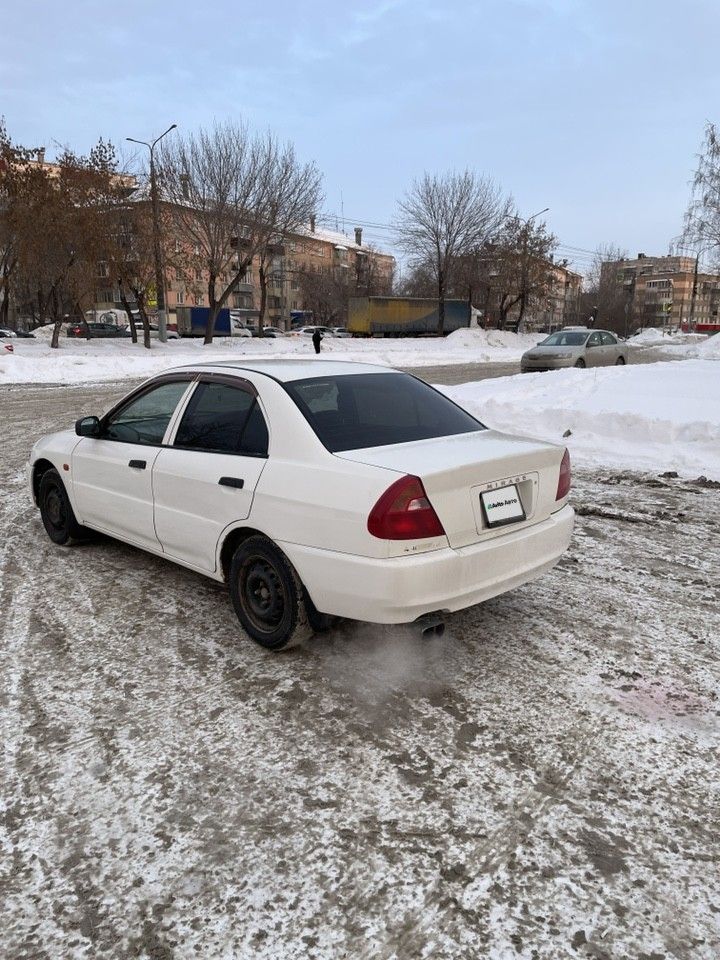Mitsubishi Mirage: фото владельца