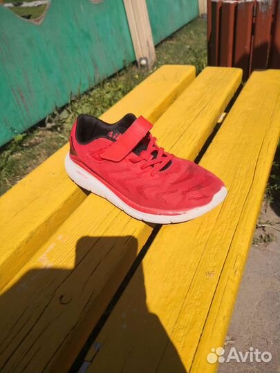 Кроссовок из красного мамонта