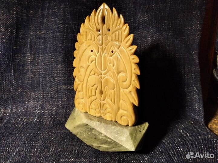 Поделка из бивня мамонта 