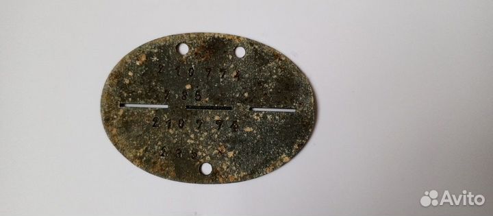 Каска шлем и жетон парашютиста Германия. Кенигсбер