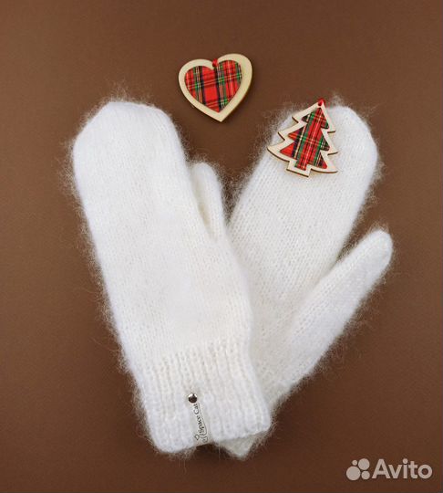 Варежки пушистые женские