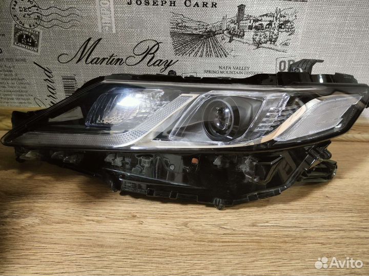 Фара левая на toyota camry 70