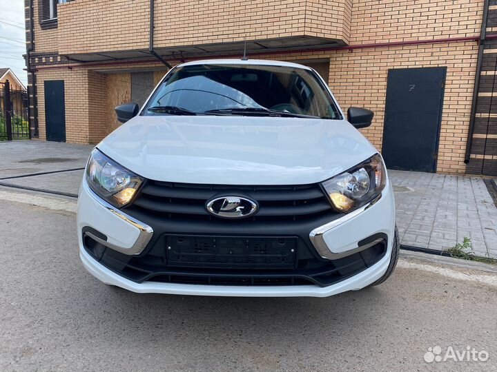 LADA Granta 1.6 МТ, 2024, 300 км