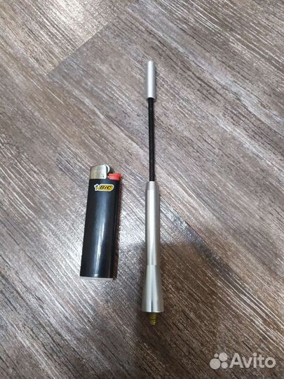 Автомобильная антенна на крышу