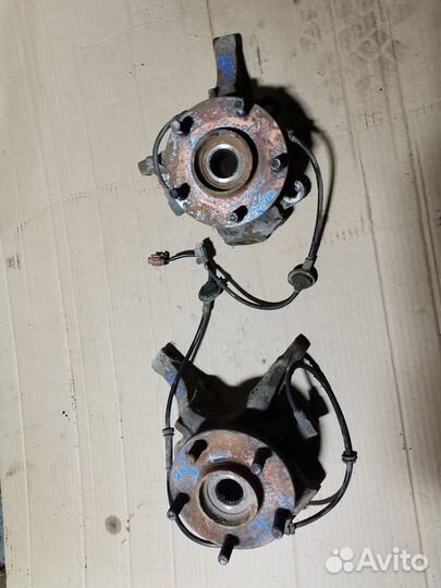 Кулак поворотный передний Nissan Almera Tino