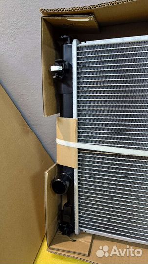 Радиатор охлаждения двигателя Toyota Camry V70