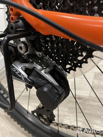 Велосипед GT Avalanche Elite 29 (вилка - воздух)