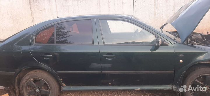 Skoda Octavia 2.0 МТ, 2004, битый, 200 000 км