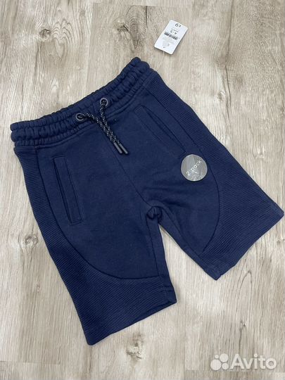 Шорты на мальчика Nutmeg 4-5 лет