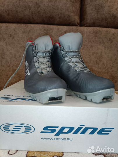 Лыжные ботинки