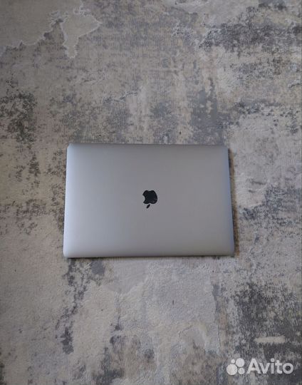 Apple MacBook Pro 15 2019 i9/32/512