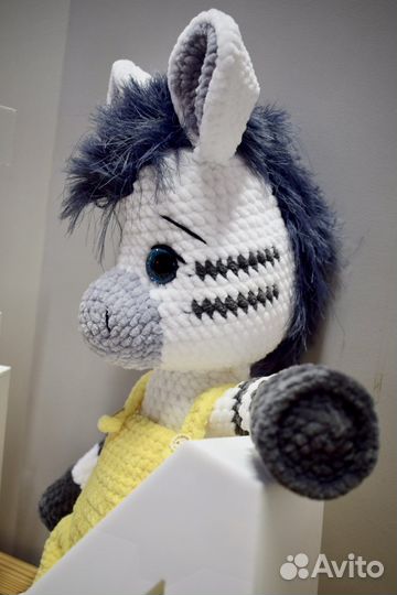 Плюшевая зебра