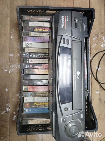 Видеомагнитофон lg