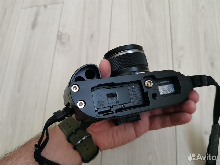 Olympus E-M10 Mark II 14-42 и 25 1.8 Zuiko Digital