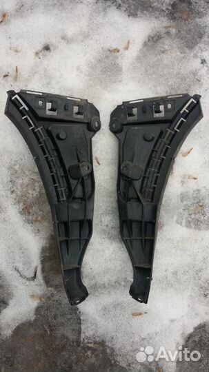 Volvo XC90 1 2002-2015г кронштейн крепление крыла