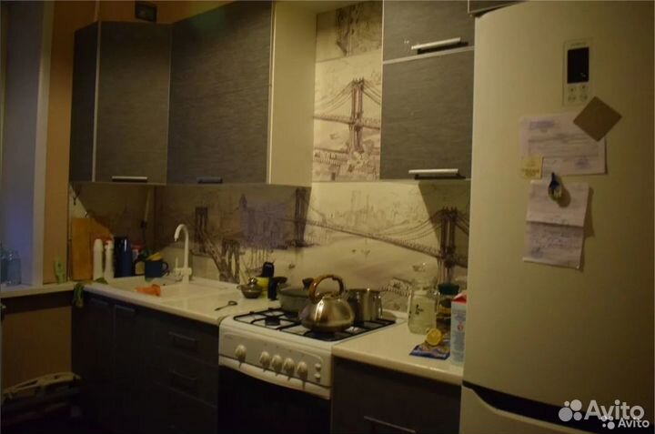 Кухня в темных цветах