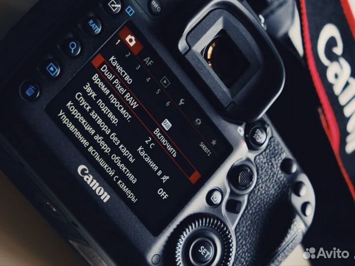 Зеркальный фотоаппарат Canon EOS 5D Mark IV