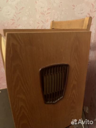 Радиоприемник времен СССР