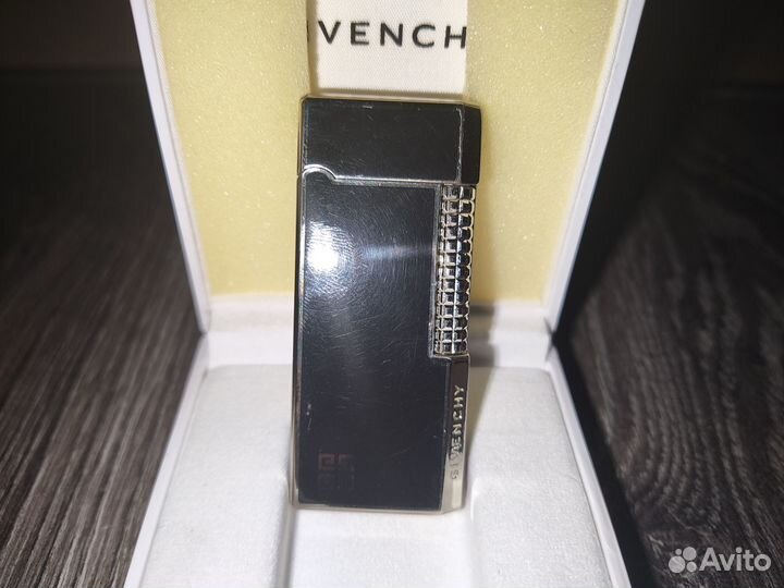 Зажигалка Givenchy