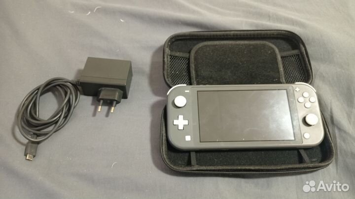 Продам nintendo свитч lite