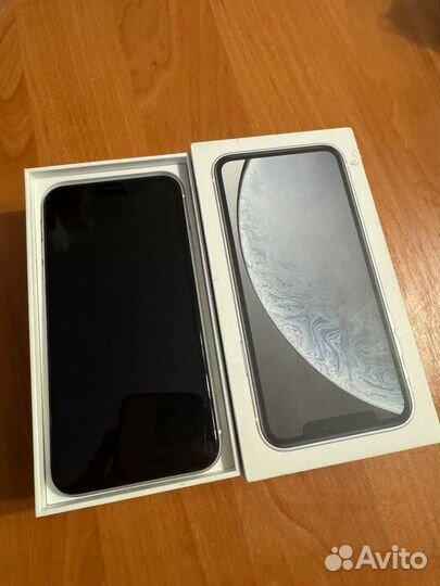iPhone Xr, 64 ГБ