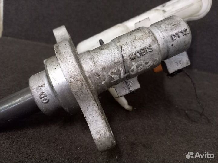 Главный тормозной цилиндр Kia Ceed 2