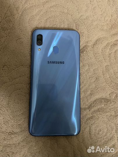 Samsung Galaxy A30, 3/32 ГБ