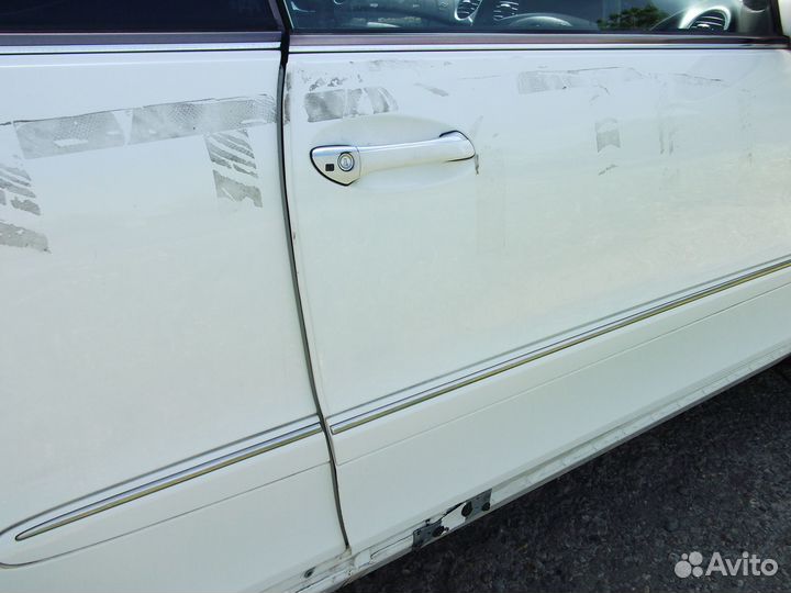 Дверь правая Мерседес W209