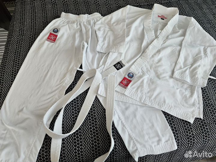 Костюм на дзюдо 146 -152 и перчатки